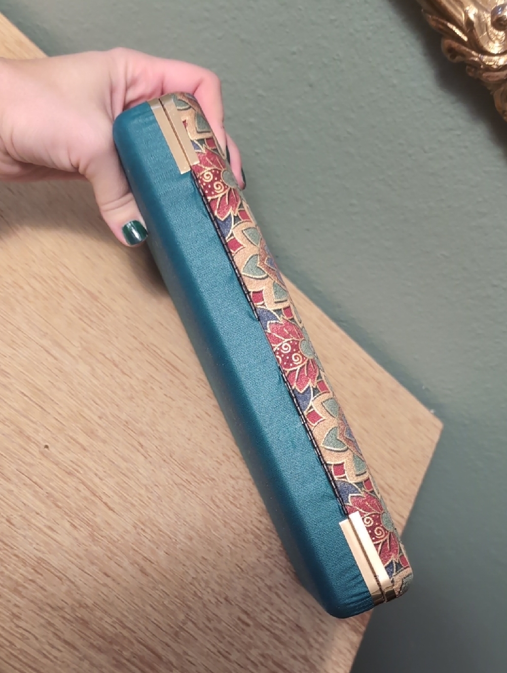 Vintage Style Compact Jewelry/Ring Organizer/Decor - Picture 4 of 8